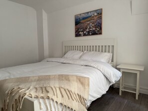 3 bedrooms, WiFi, bed sheets