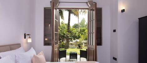 6 quartos, ferros/tábuas de passar roupa, Wi-Fi, roupa de cama