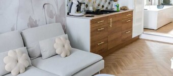 La Parenthèse Fleurie – Suite with spa and projector screen in Bergerac