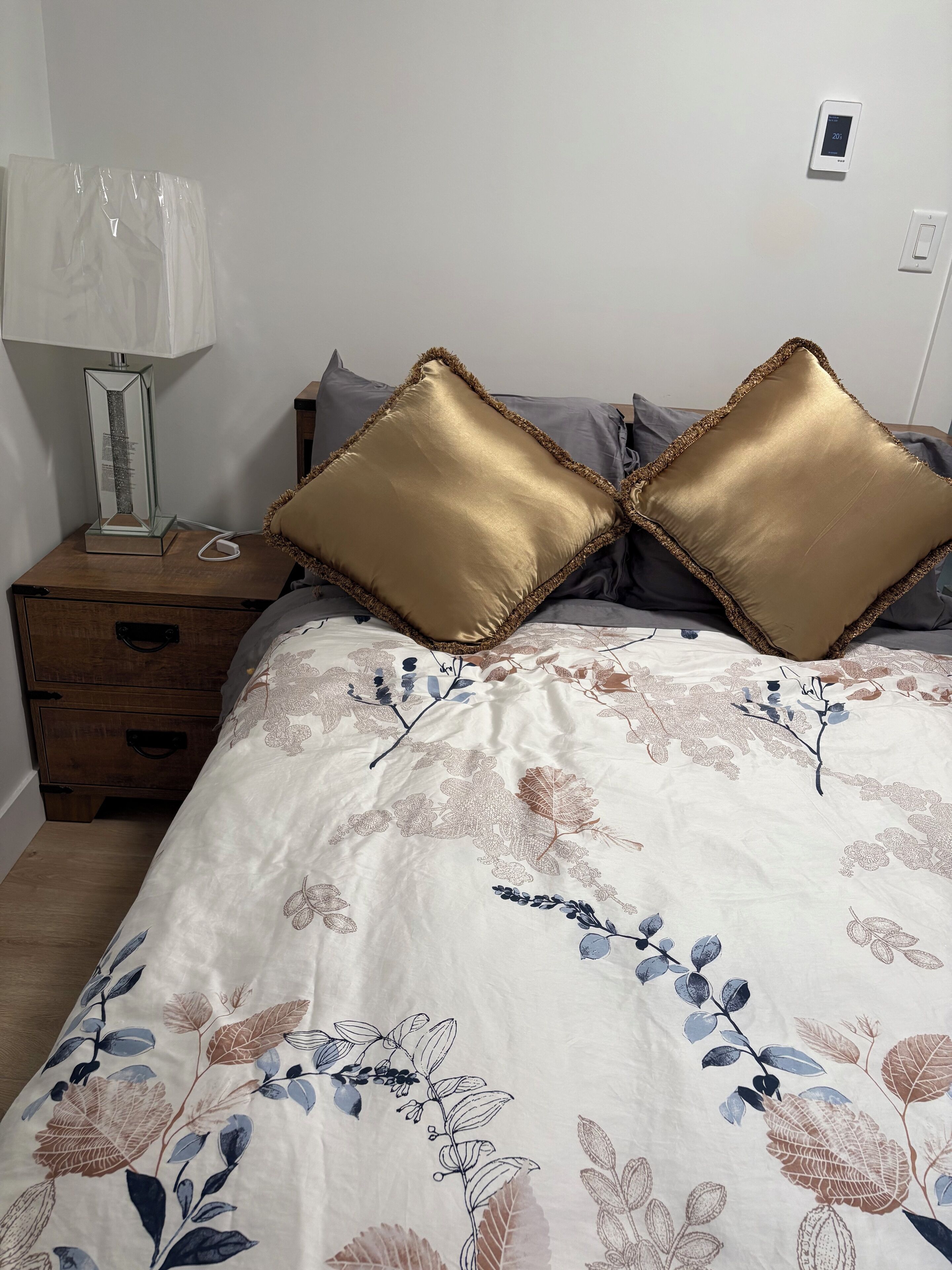 2 slaapkamers, een strijkplank/strijkijzer, gratis wifi, beddengoed