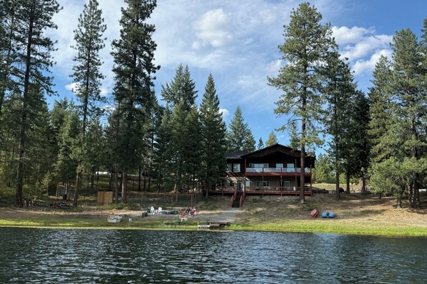 Kayak back of the house view. STR is entire lower level.