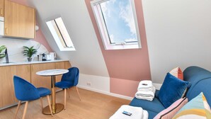 Living area - Charming Studio - 2P - Champs Elysees (Paris)