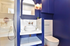 Apartment | Bathroom