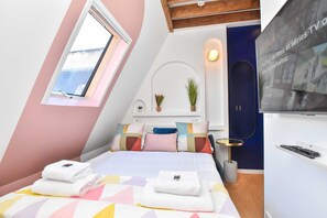Apartment | Laptop workspace, iron/ironing board, bed sheets - Charming Studio - 2P - Champs Elysees (Paris)