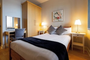 3 chambres, fer et planche à repasser, lit parapluie, Wi-Fi gratuit