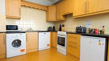 Fridge, microwave, dishwasher, coffee/tea maker