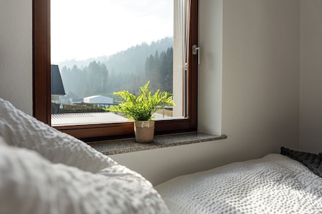2 bedrooms, in-room safe, desk, free WiFi. (3) Apartmaji Hrastnica APARTMA PRINC, famaly friendly