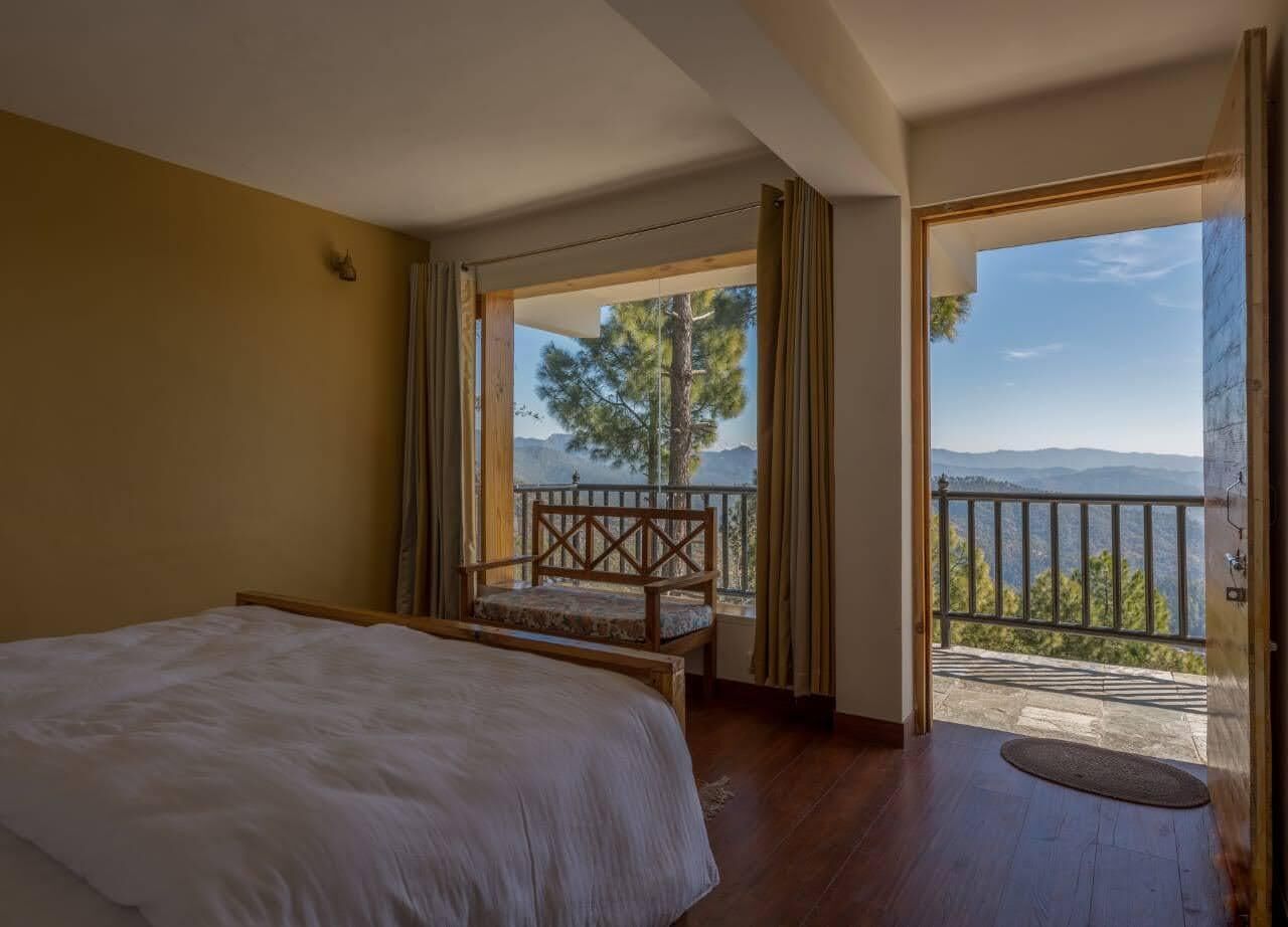 Deluxe Room | Desk, free WiFi