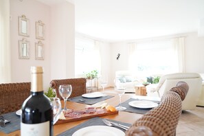 تناول الطعام