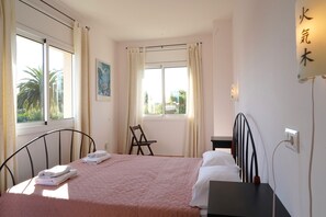 4 Schlafzimmer, Bügeleisen/Bügelbrett, kostenloses WLAN, Bettwäsche