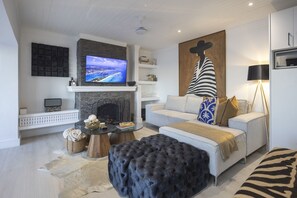 Living area - YOLO Spaces - Clifton Petite Villa (Cape Town)
