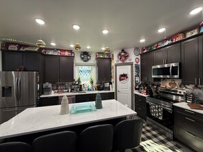 Microwave, oven, stovetop, dishwasher