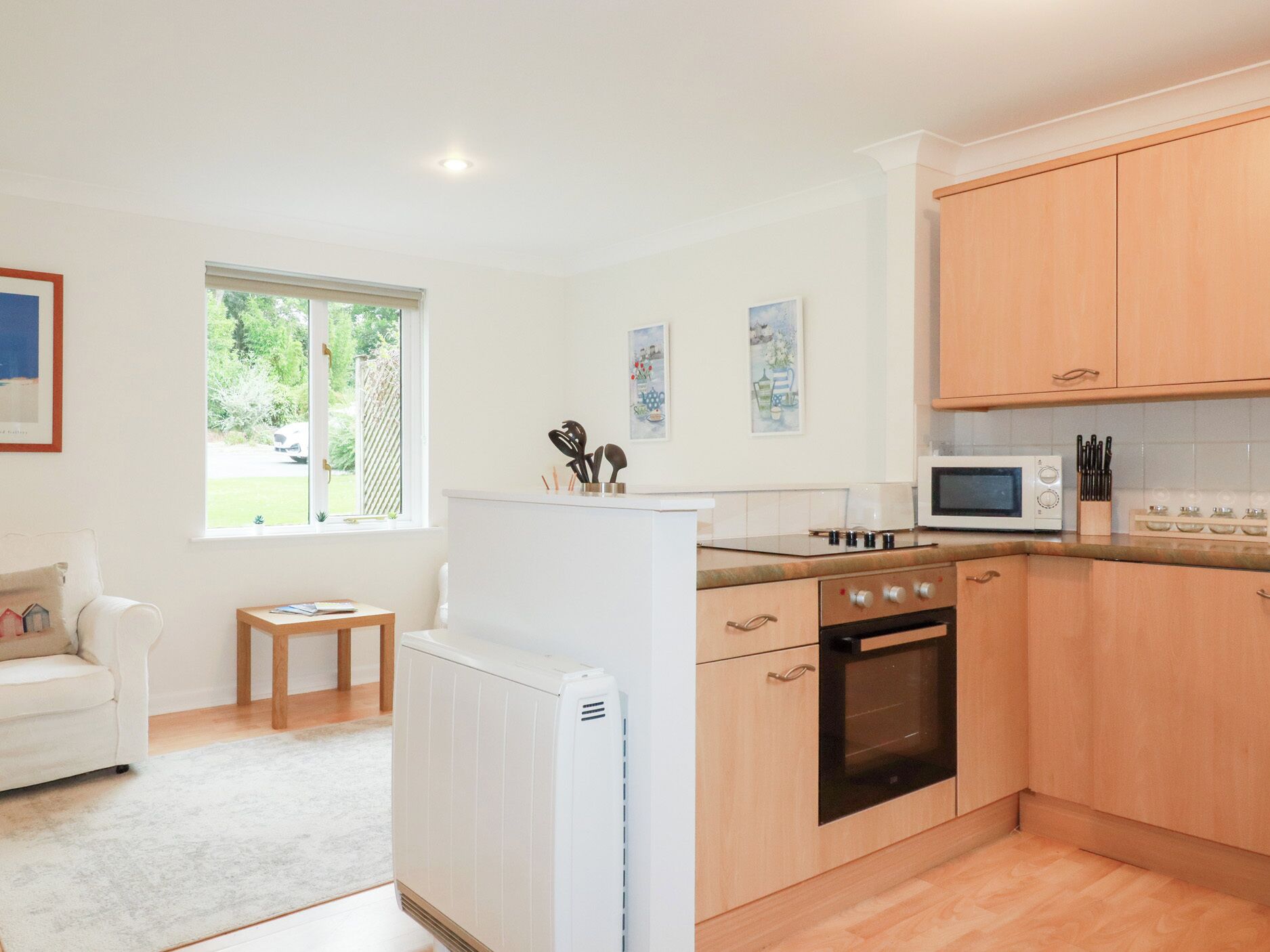 เครื่องครัว/จาน/ช้อนส้อม