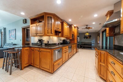 Trek & Relax: Countryside Home w/Hot tub+Water Views+Fishing+Grill+Campfire+