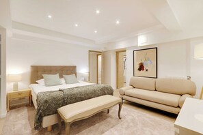 Leilighet | 3 soverom, skrivebord for bærbar PC, strykejern/-brett og sengetøy