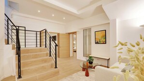 Unclassified image, 4 of 21, button - Exceptional Flat - 3bd/8p - Trocadero (Paris)