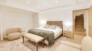 Unclassified image, 3 of 21, button - Exceptional Flat - 3bd/8p - Trocadero (Paris)