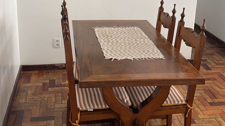 Apto a 700m da Praia do Leblon com Wi-fi e ar