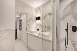 Apartment | Bathroom