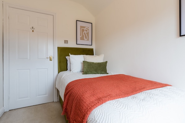 3 habitaciones, tabla de planchar con plancha y wifi gratis