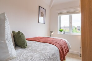 3 chambres, fer et planche à repasser, Wi-Fi gratuit, draps fournis