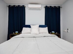 2 camere, una cassaforte in camera, una scrivania, ferro/asse da stiro