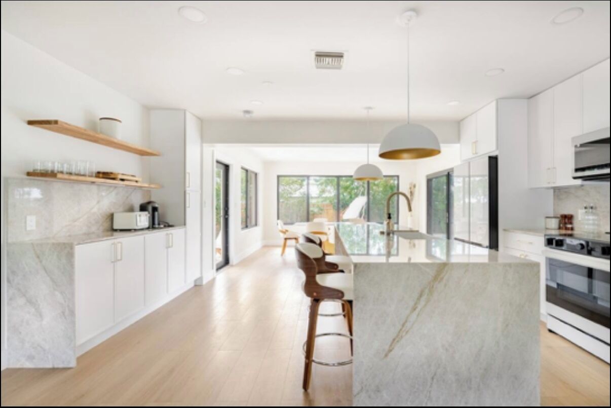 Micro-ondes, four, plaque de cuisson, lave-vaisselle