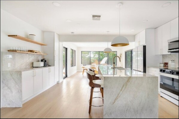 Microwave, oven, stovetop, dishwasher