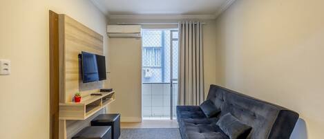 基本公寓 | 客廳 | 32 吋智能電視連數碼電視頻道