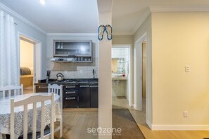 Basic Apartment | Dining