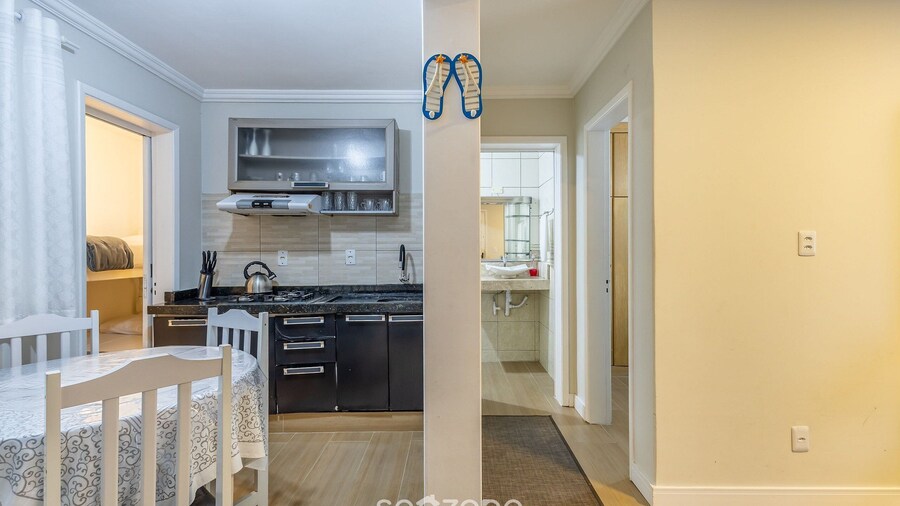 Functional Apt 120m From the Beach in BC Cec0302