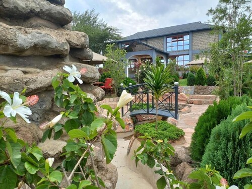 OLOIRIEN HOTEL & RESORT