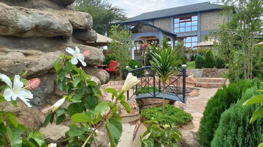 OLOIRIEN HOTEL & RESORT