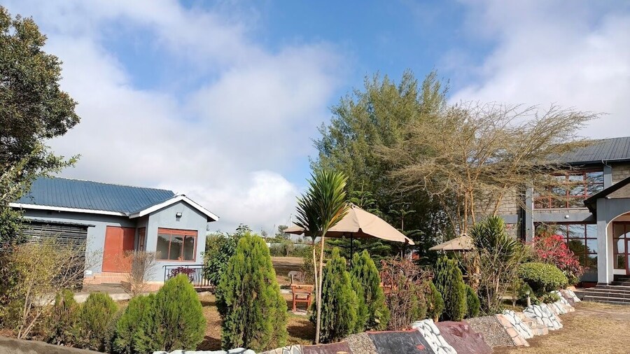 OLOIRIEN HOTEL & RESORT