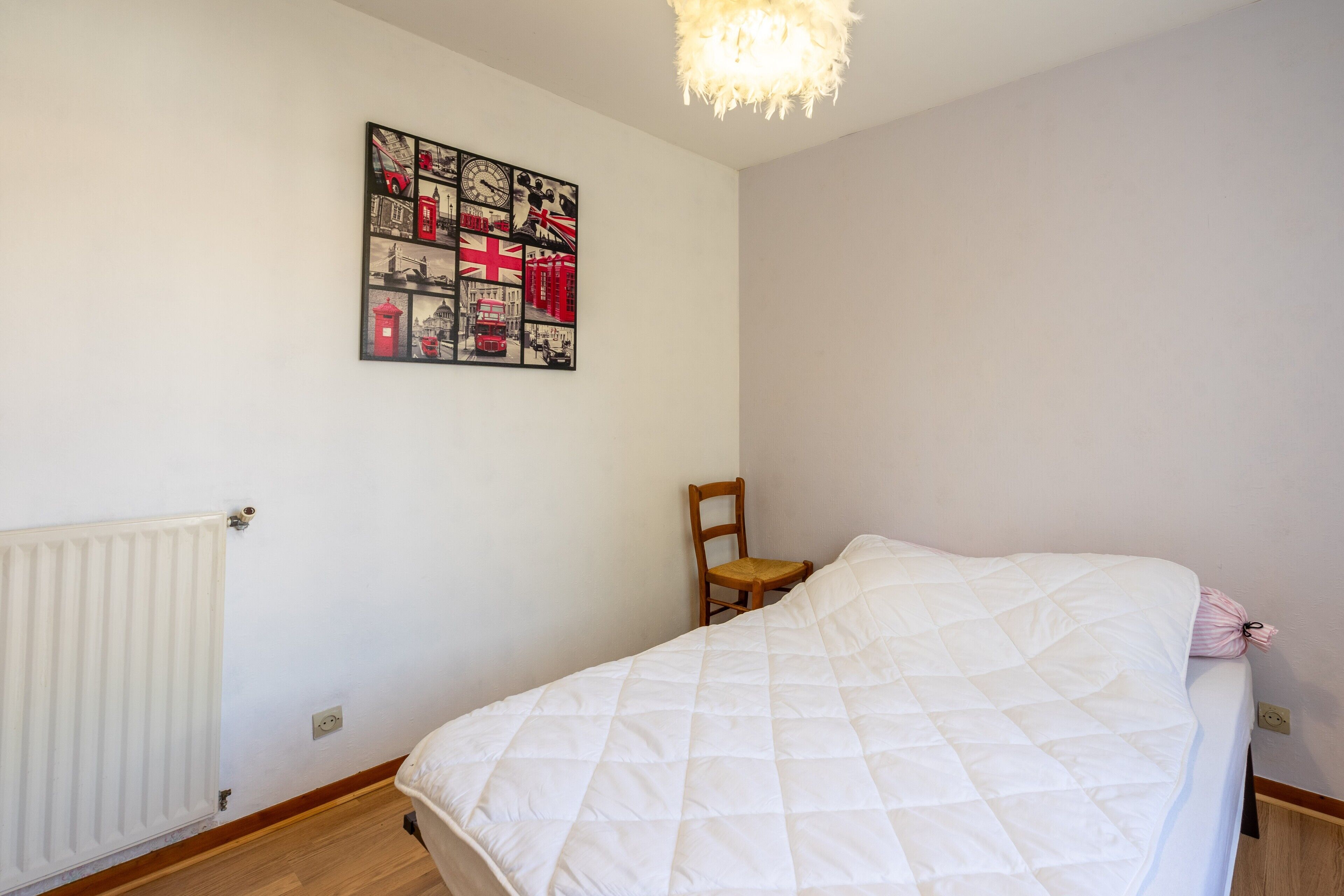 2 bedrooms, iron/ironing board, WiFi