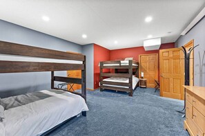 5 habitaciones, escritorio, wifi gratis y ropa de cama 