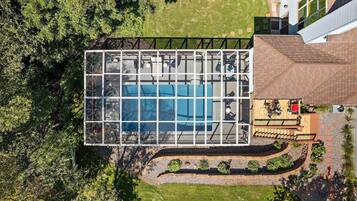 Piscine extérieure, piscine chauffée