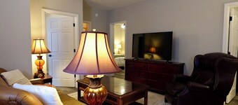 3BR Basement Apartment Close to CU