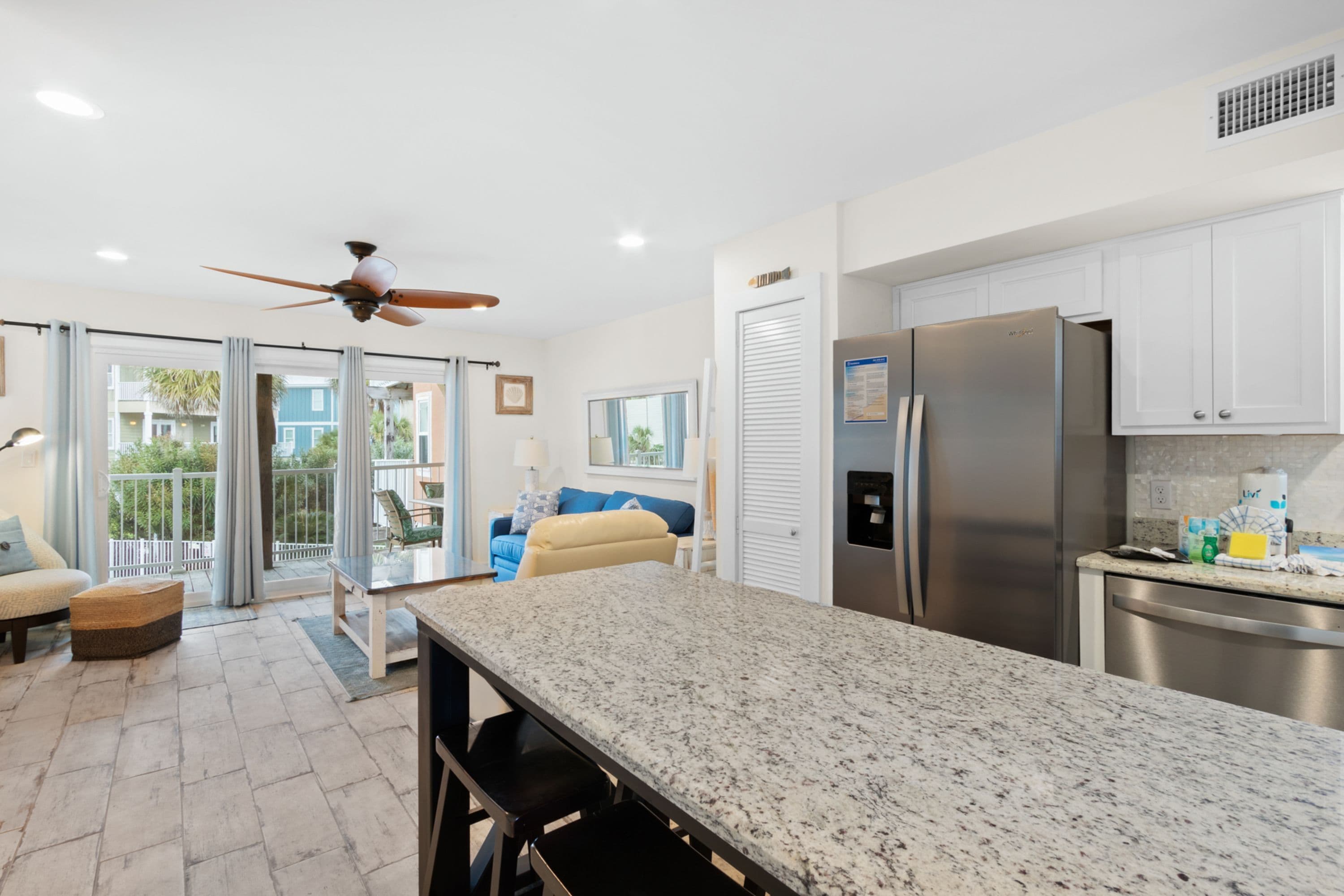 Signature Condo, 2 Bedrooms, Balcony, Pool View | Private kitchen | Fridge, microwave, oven, stovetop