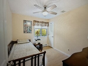 3 bedrooms, iron/ironing board, Internet, bed sheets