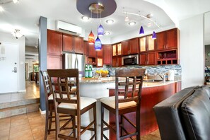 Microwave, oven, dishwasher, coffee/tea maker