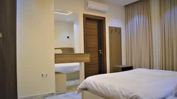 Deluxe Apartment, 3 Bedrooms, City View
