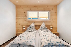 4 bedrooms, WiFi, wheelchair access