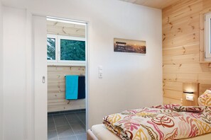 4 makuuhuonetta, Wi-Fi, pääsy pyörätuolilla