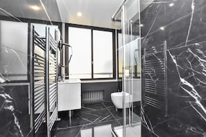 Apartment | Bathroom | Hair dryer, towels, shampoo - Stunning Apartment - 1br/4p - Proche Opera Garnier (Paris)