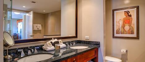 Suihku, hiustenkuivaaja, pyyhkeet