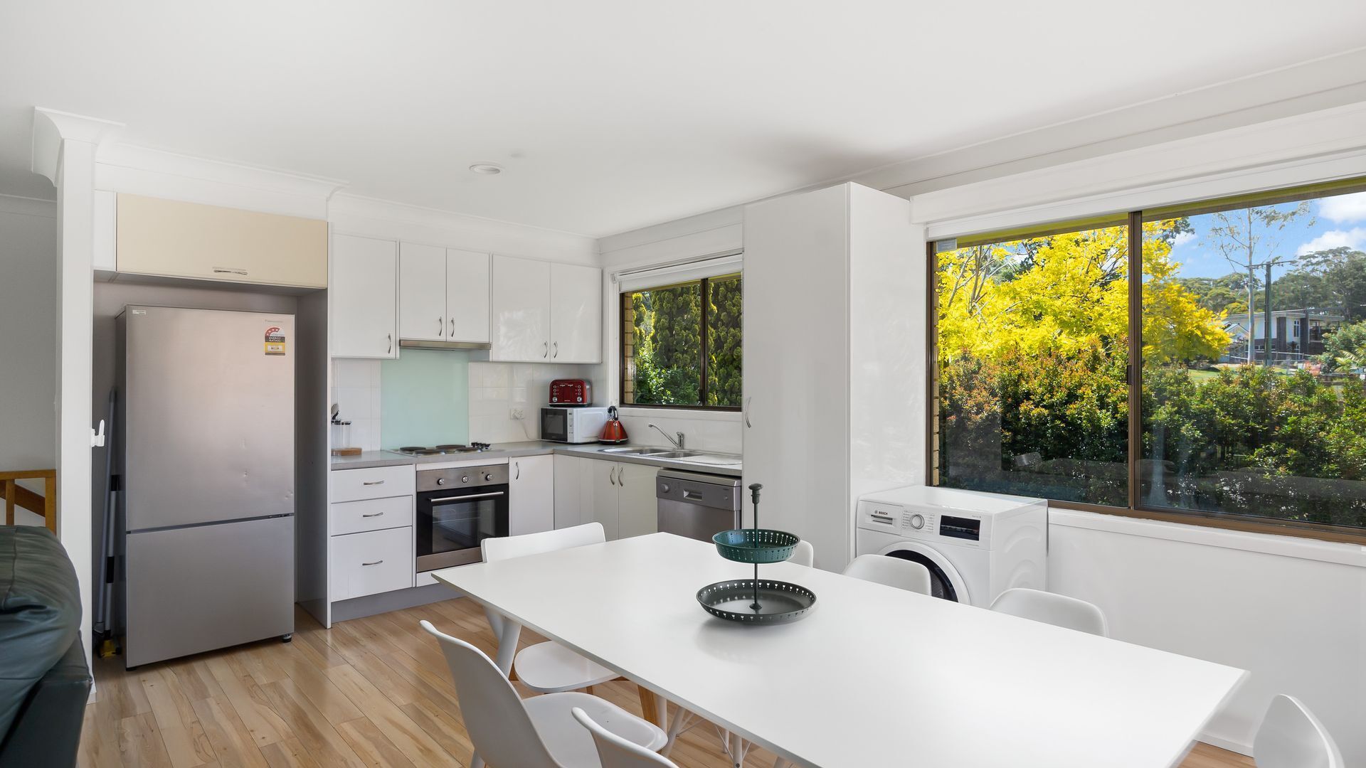 雪櫃、微波爐、焗爐、爐具