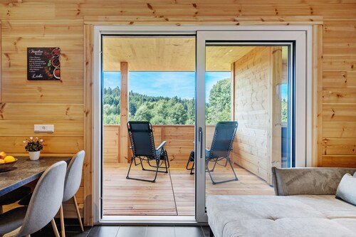 Mettmapark – Chalet 2 with Private Whirlpool & Sauna, Breakfast Included