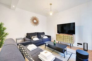 Living area - Private Terrace Apartment -1bdr/ 6p-sacre-coeur (Paris)