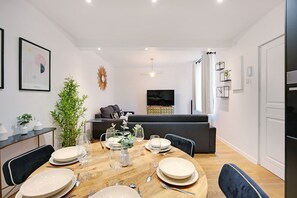 Apartment | Living area - Private Terrace Apartment -1bdr/ 6p-sacre-coeur (Paris)